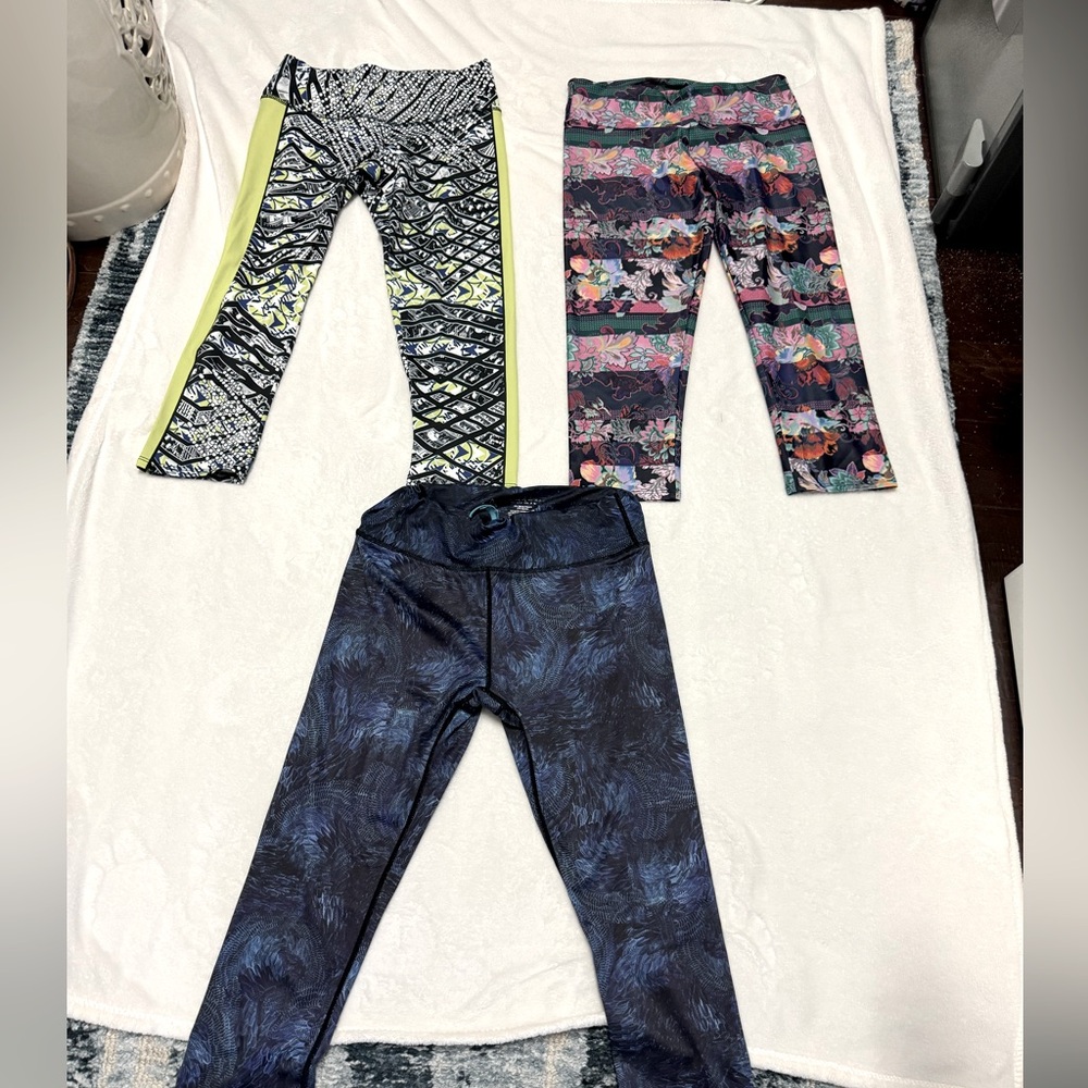 Womens very light weight Yoga Capri pants! Size S/M